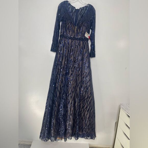 Elegant Navy Lace Evening Gown - Picture 2 of 14